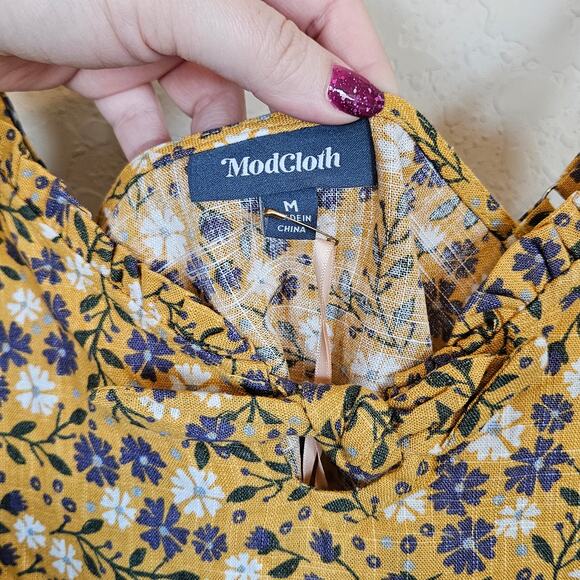 Modcloth Spruced Up Summer Sleeveless Top Yellow Floral Women's Size Medium - Picture 5 of 9